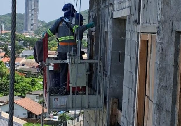Construções